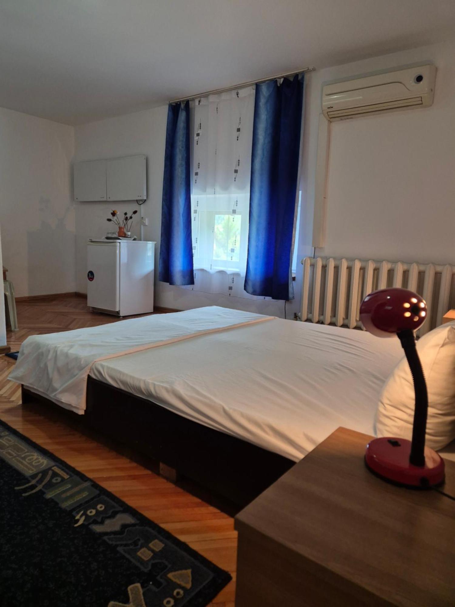 Vila Crinilor Calimanesti Luaran gambar